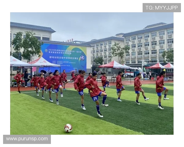 绿茵逐梦新时代探索足球激情与团队精神的无限可能 绿茵逐梦新时代探索足球激情与团队精神的无限可能