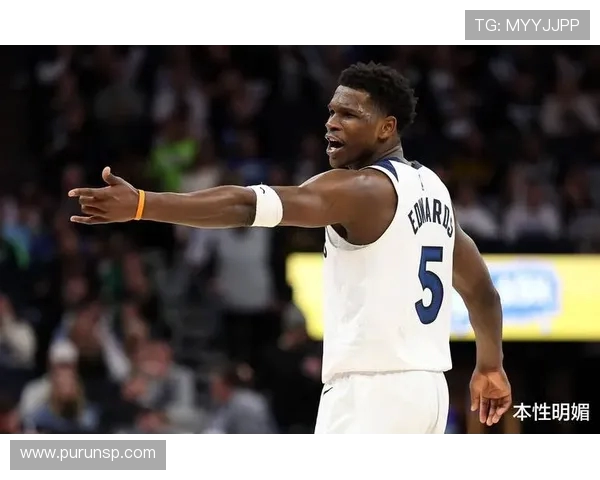 安东尼·爱德华兹的传奇人生与不朽贡献：从飞行员到影视明星的蜕变与辉煌