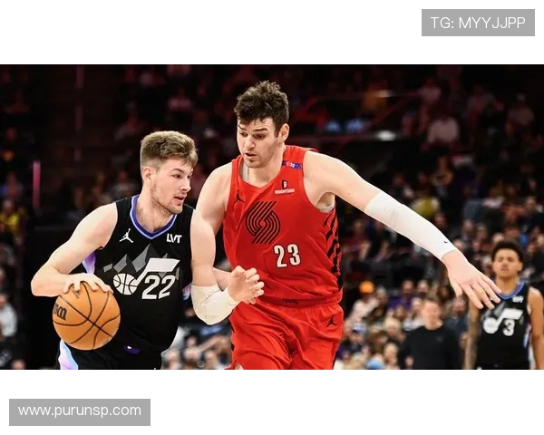 爵士队力克开拓者全场精彩对决带来震撼表现以及关键时刻的逆袭