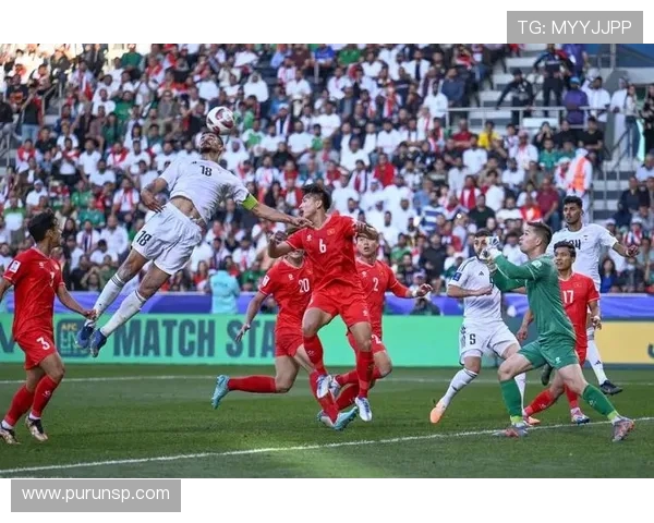 世预赛焦点对决日本队迎战伊拉克队力争小组出线资格